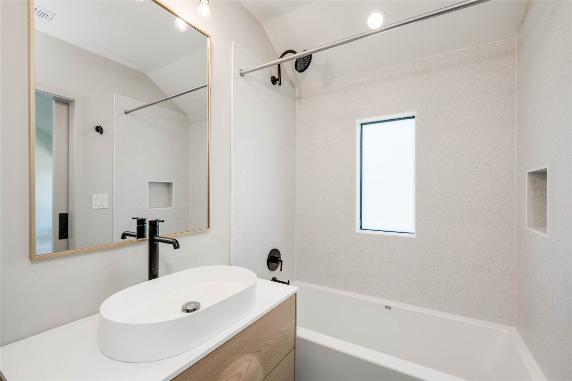 2615 Willow Street, Unit 2 Austin, TX 78702 - Photo 20 of 34