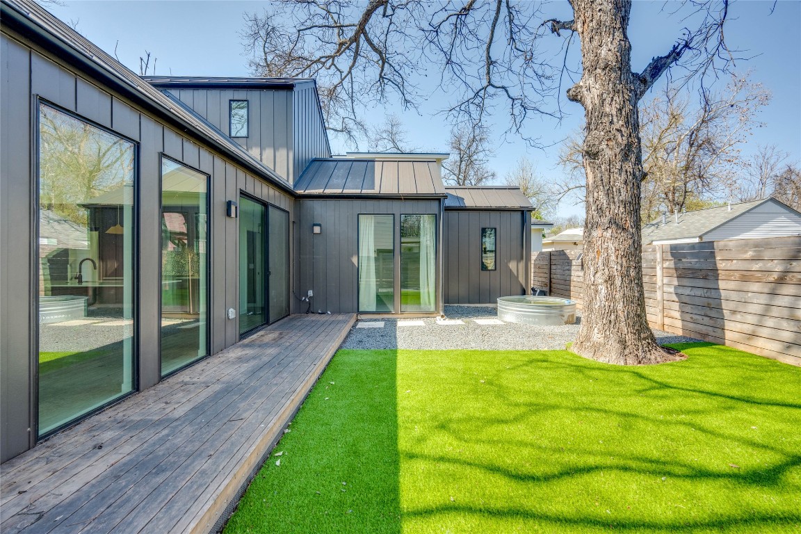 2615 Willow Street, Unit 2 Austin, TX 78702 - Photo 24 of 34