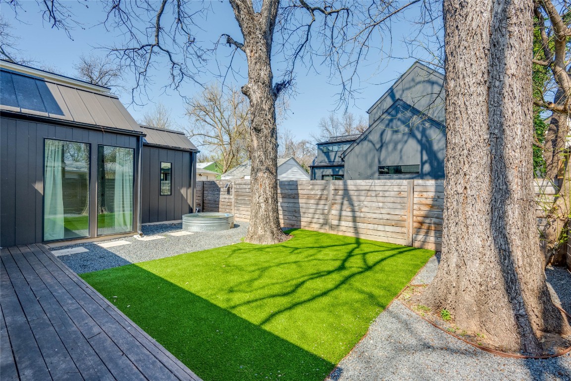 2615 Willow Street, Unit 2 Austin, TX 78702 - Photo 26 of 34