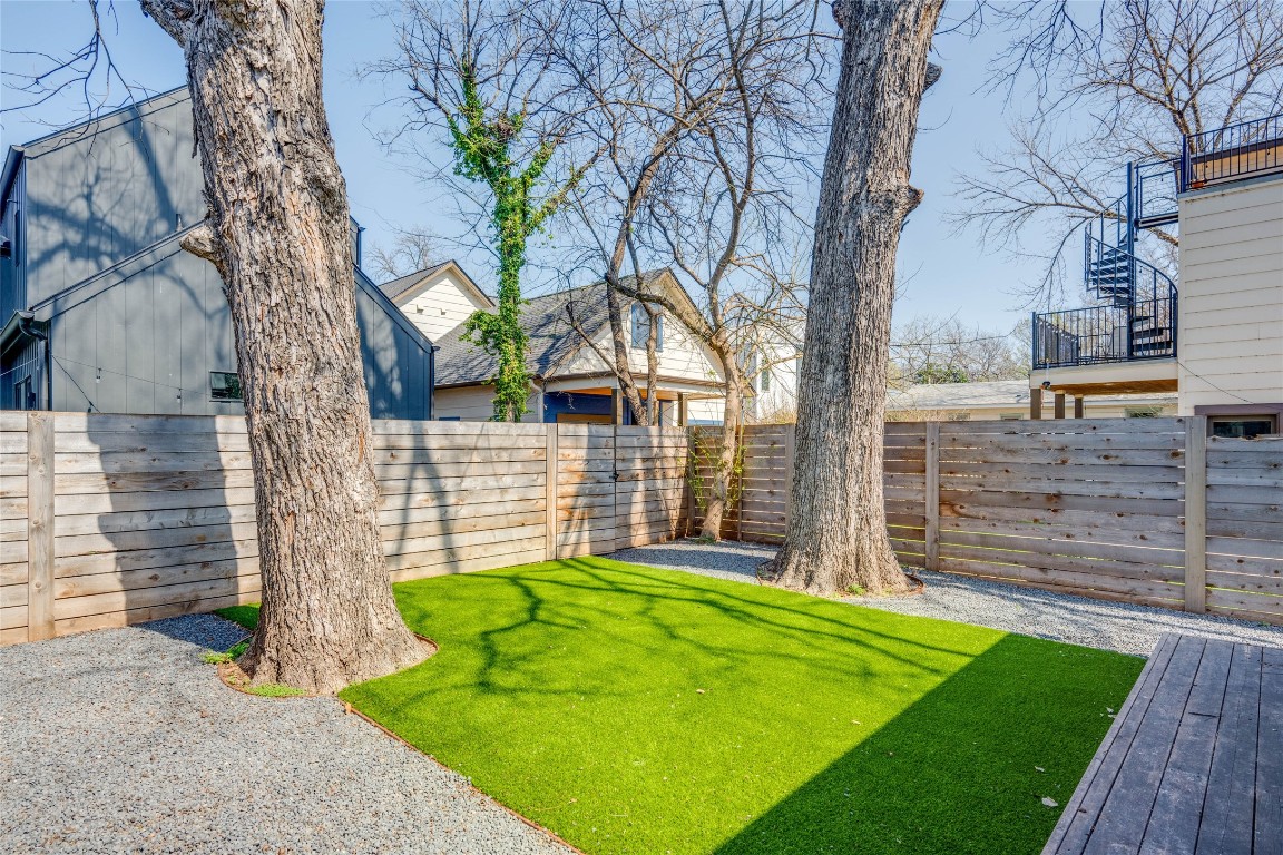 2615 Willow Street, Unit 2 Austin, TX 78702 - Photo 27 of 34