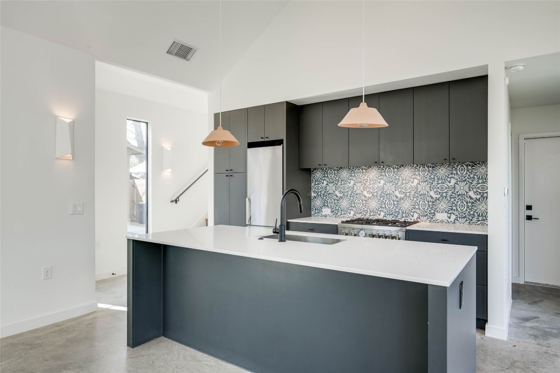 2615 Willow Street, Unit 2 Austin, TX 78702 - Photo 3 of 34