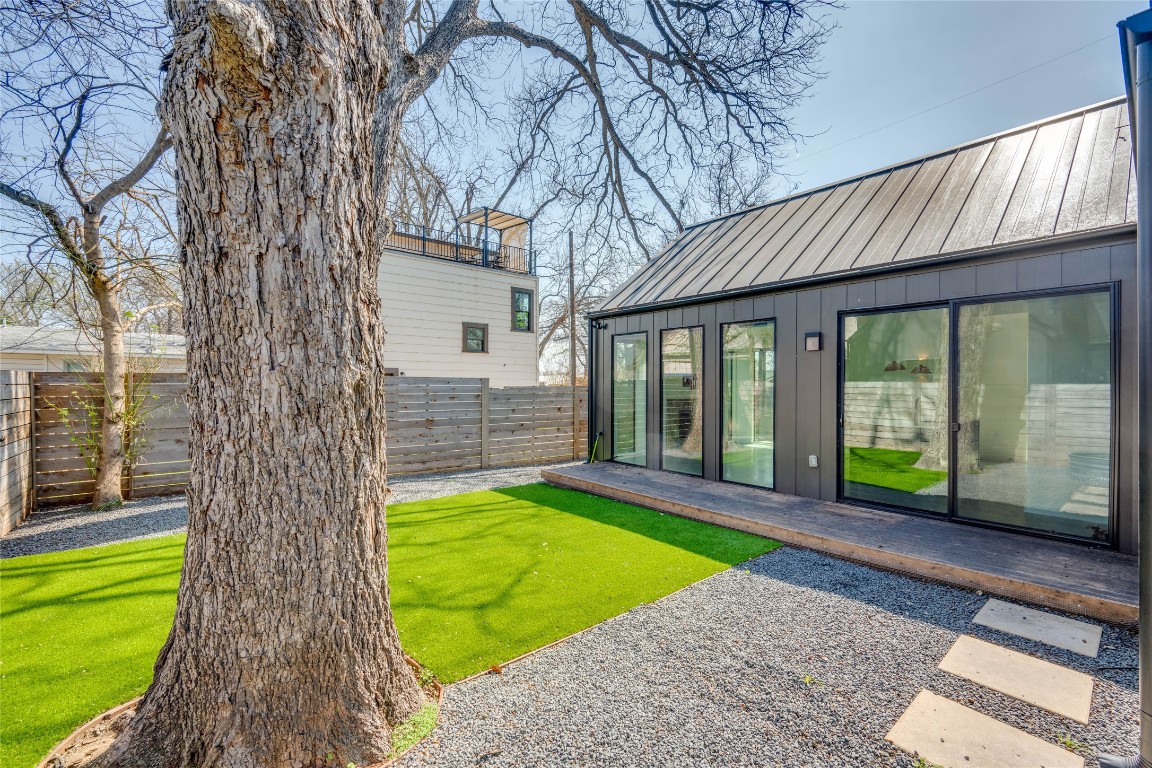 2615 Willow Street, Unit 2 Austin, TX 78702 - Photo 33 of 34