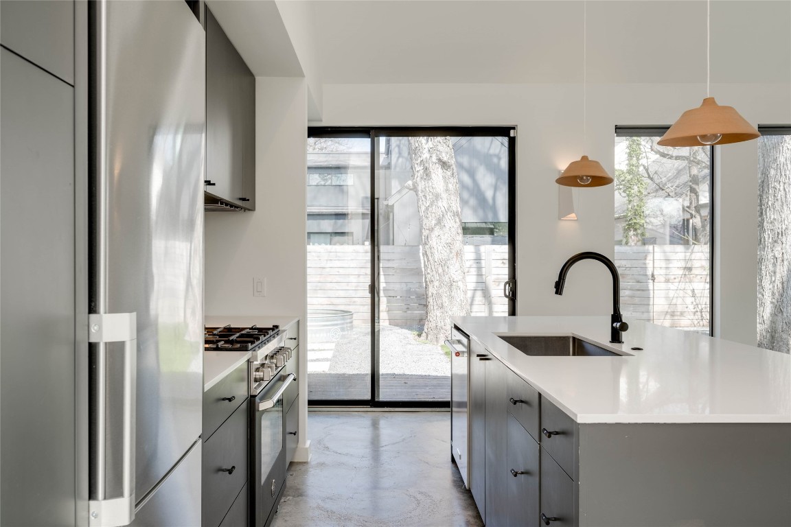 2615 Willow Street, Unit 2 Austin, TX 78702 - Photo 6 of 34