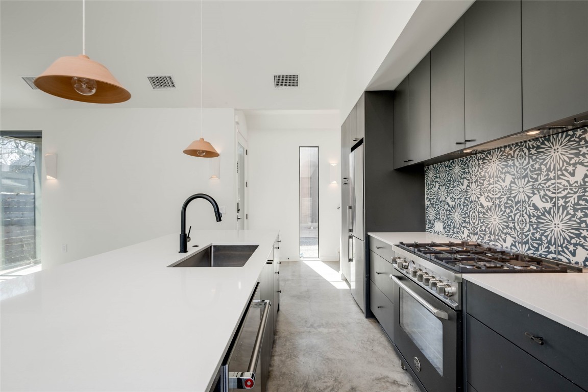 2615 Willow Street, Unit 2 Austin, TX 78702 - Photo 7 of 34