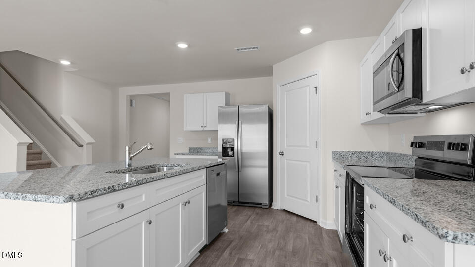 112 Daniel Road Smithfield, NC 27577 - Photo 7 of 40 Kitchen