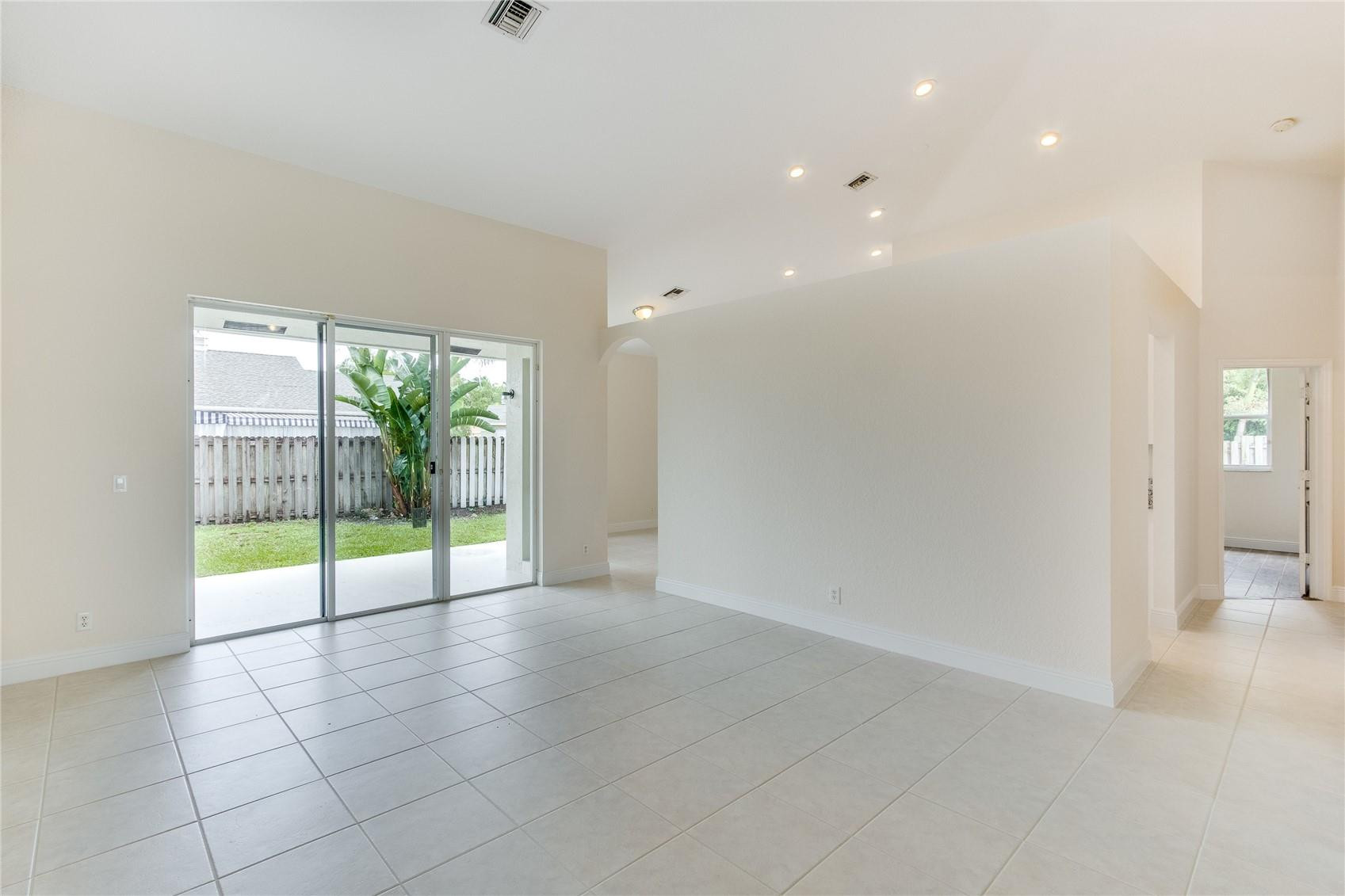 128 Nottingham Road Royal Palm Beach, FL 33411 - Photo 13 of 22 Photo 13