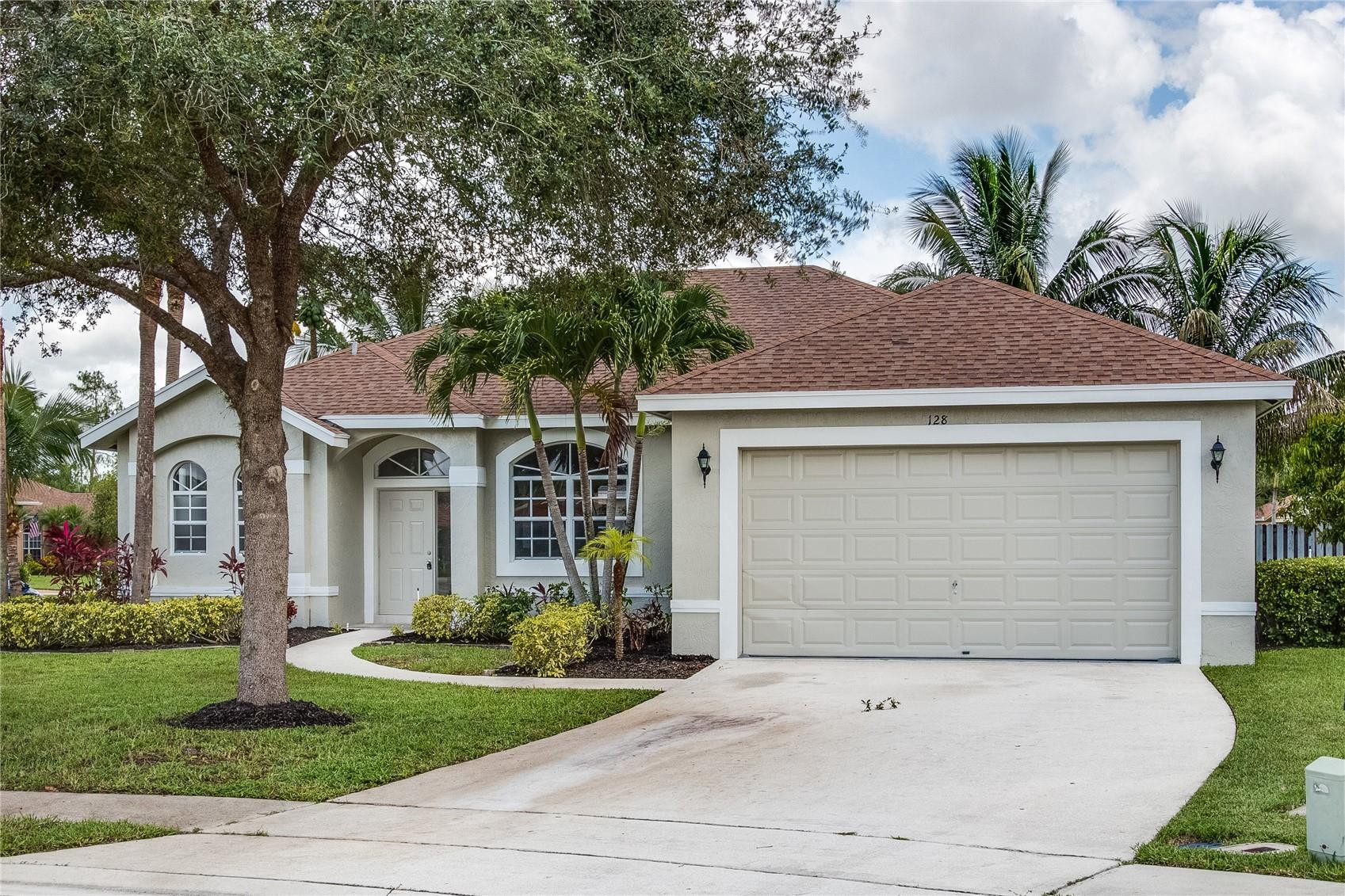 128 Nottingham Road Royal Palm Beach, FL 33411 - Photo 2 of 22 Photo 2