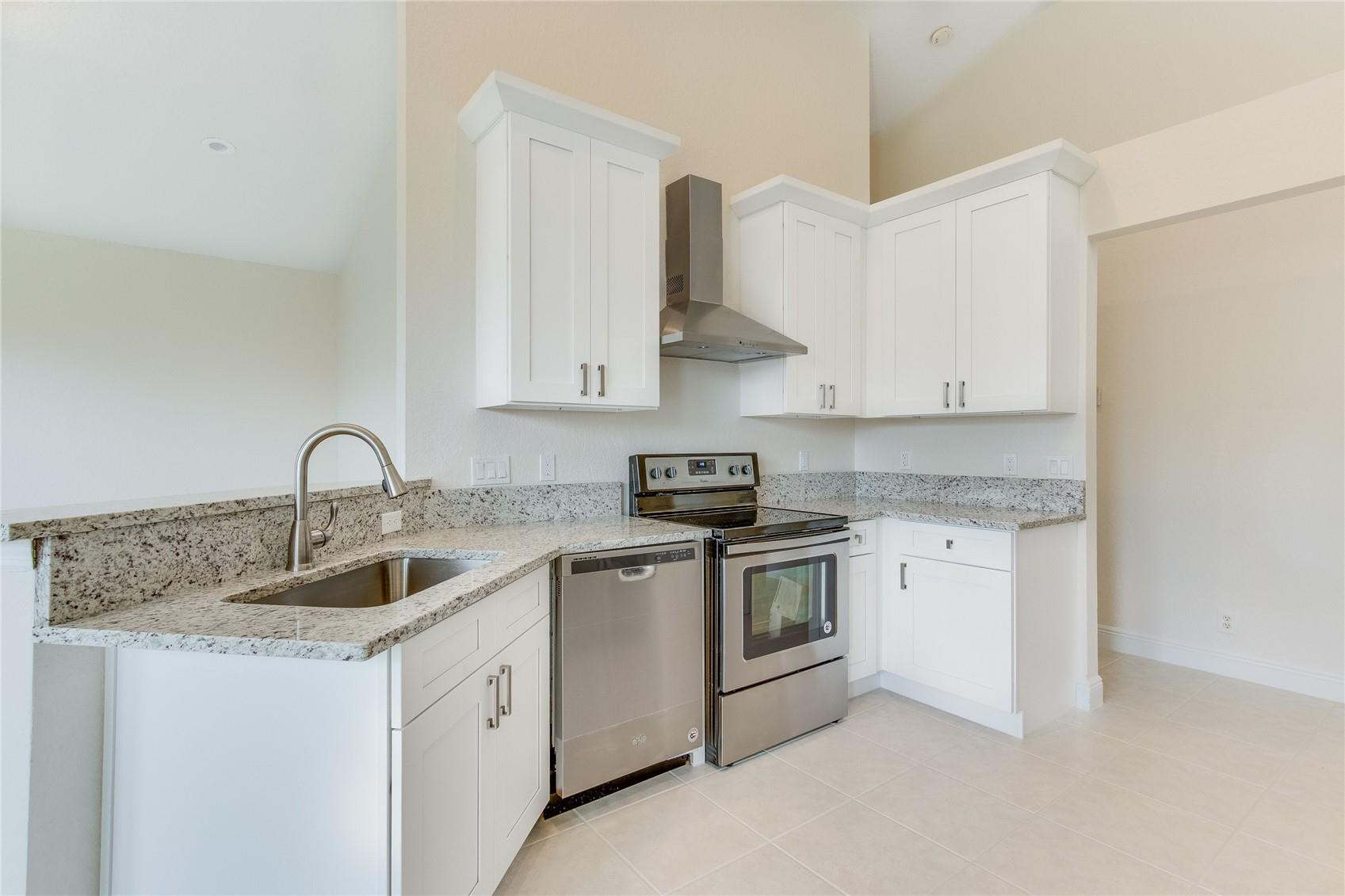 128 Nottingham Road Royal Palm Beach, FL 33411 - Photo 4 of 22 Photo 4