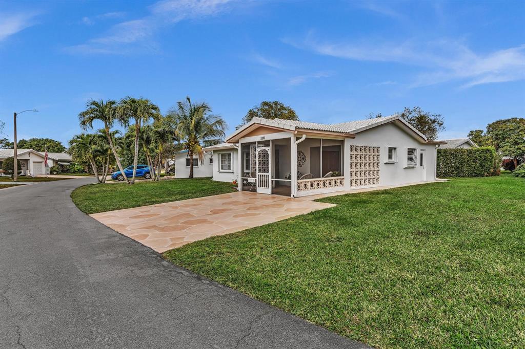 5800 Northwest 83rd Terrace Tamarac, FL 33321 - Photo 3 of 38