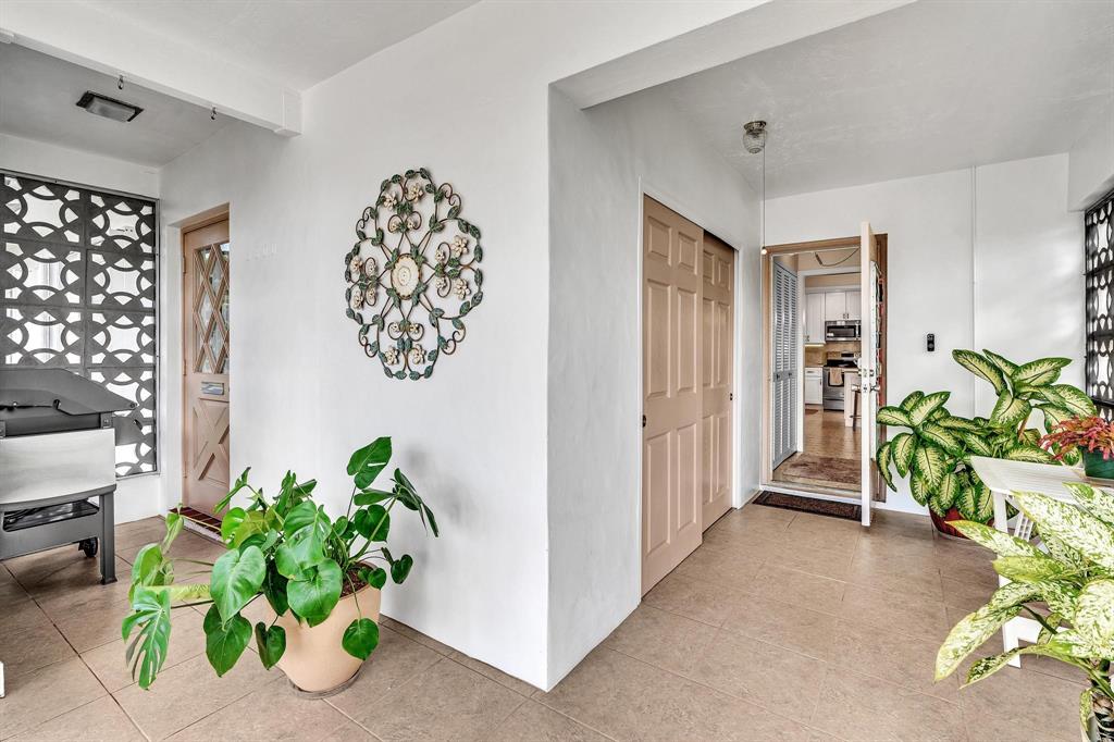 5800 Northwest 83rd Terrace Tamarac, FL 33321 - Photo 5 of 38