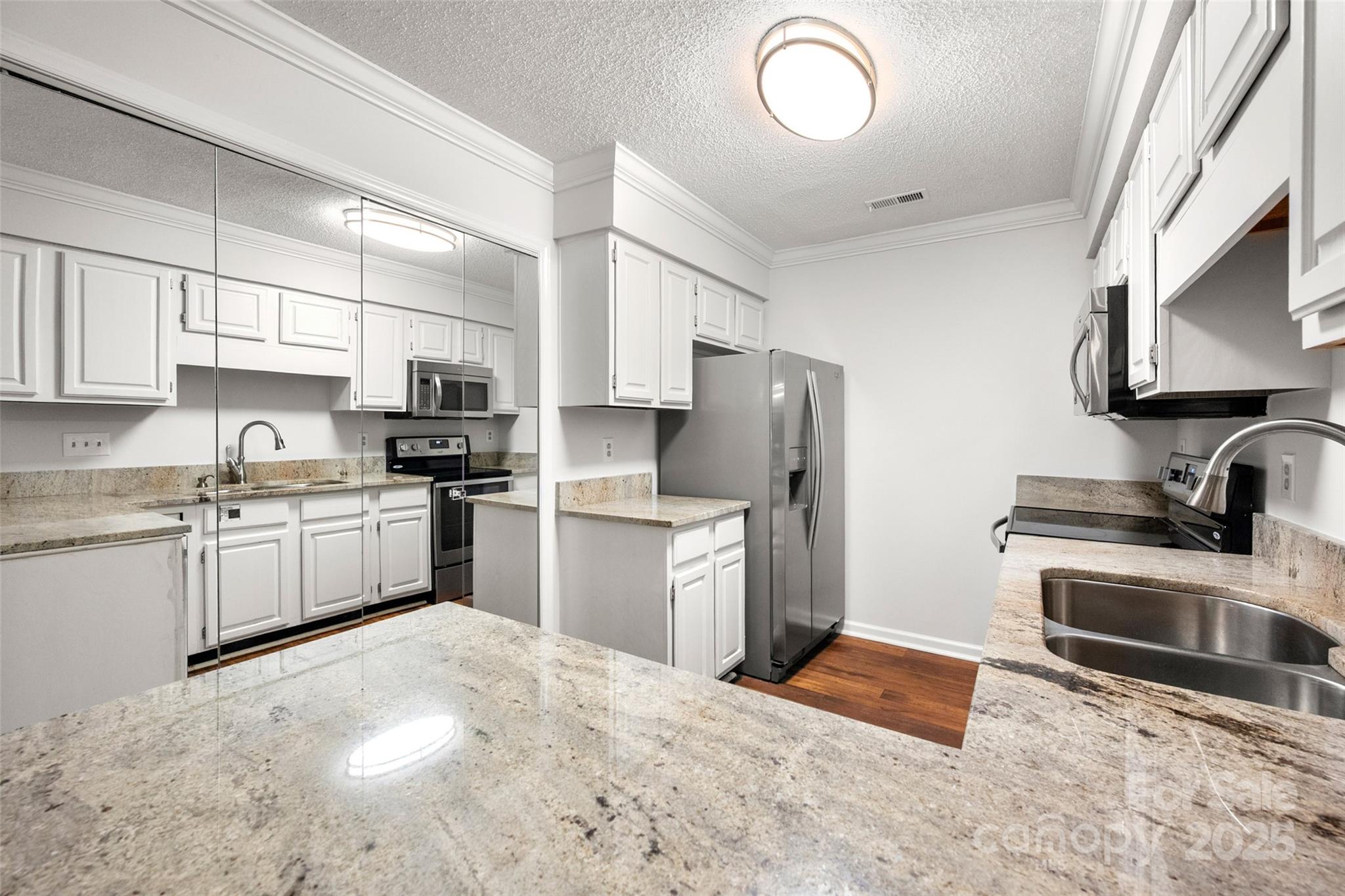 5007 Sharon Road, Unit I Charlotte, NC 28210 - Photo 11 of 26 Gallery Image 11