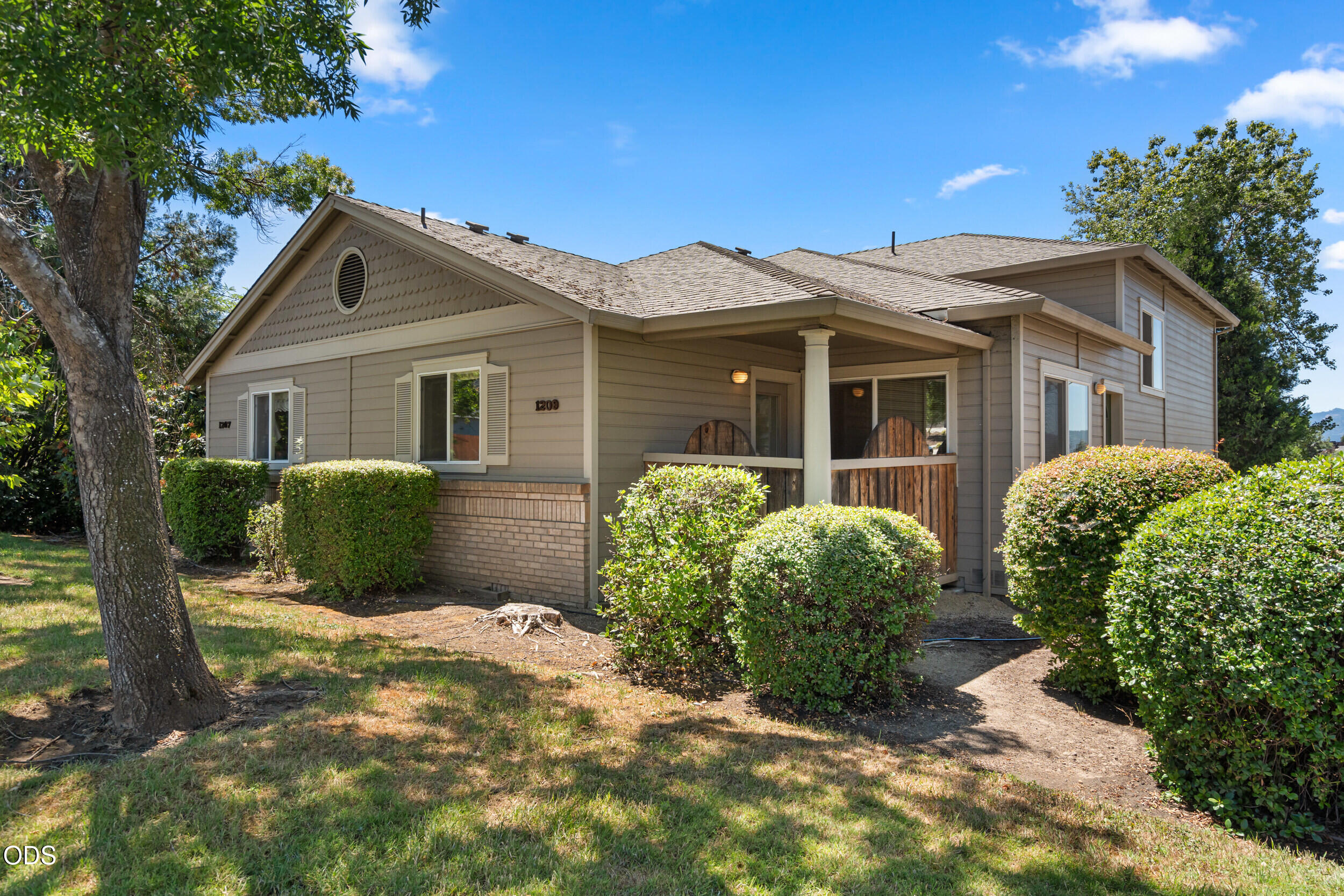 1207 Springbrook Road Medford, OR 97504 - Photo 1 of 25