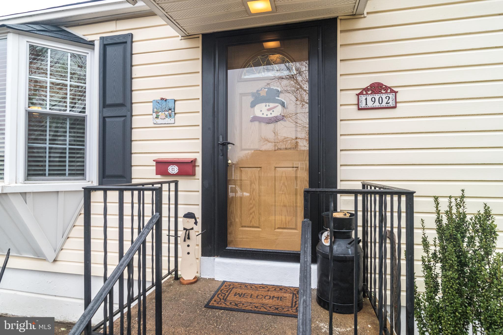 1902 Carton Road Hatboro, PA 19040 - Photo 6 of 45 New storm door