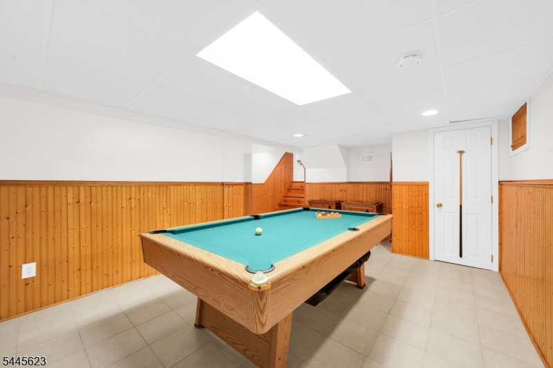 729 Colonial Arms Road Union, NJ 07083 - Photo 22 of 27