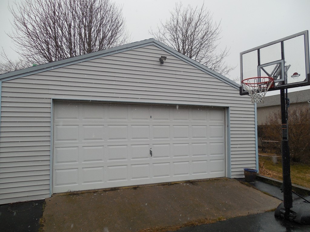 252 Pelham Street Fall River, MA 02721 - Photo 4 of 18 a front view of a house