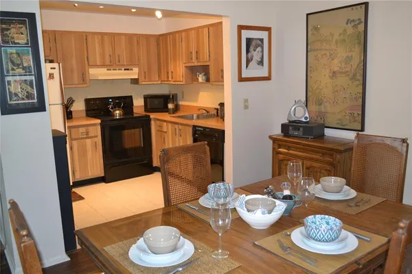 $1,300 | 2375 Fox Chase Boulevard, Unit 260, Palm Harbor, FL 34683