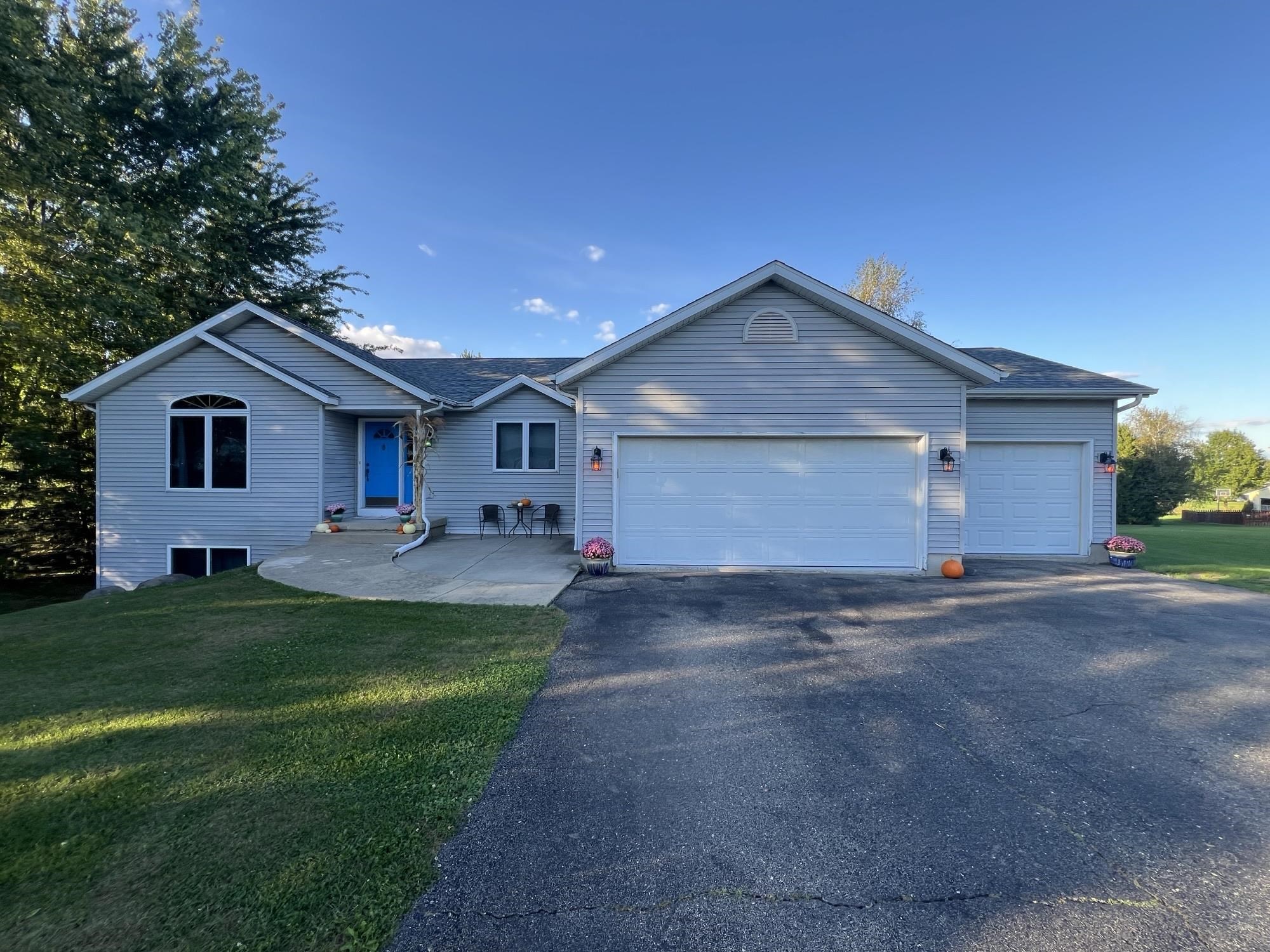6848 Moonlight Circle Sun Prairie, WI 53590 - Photo 2 of 80