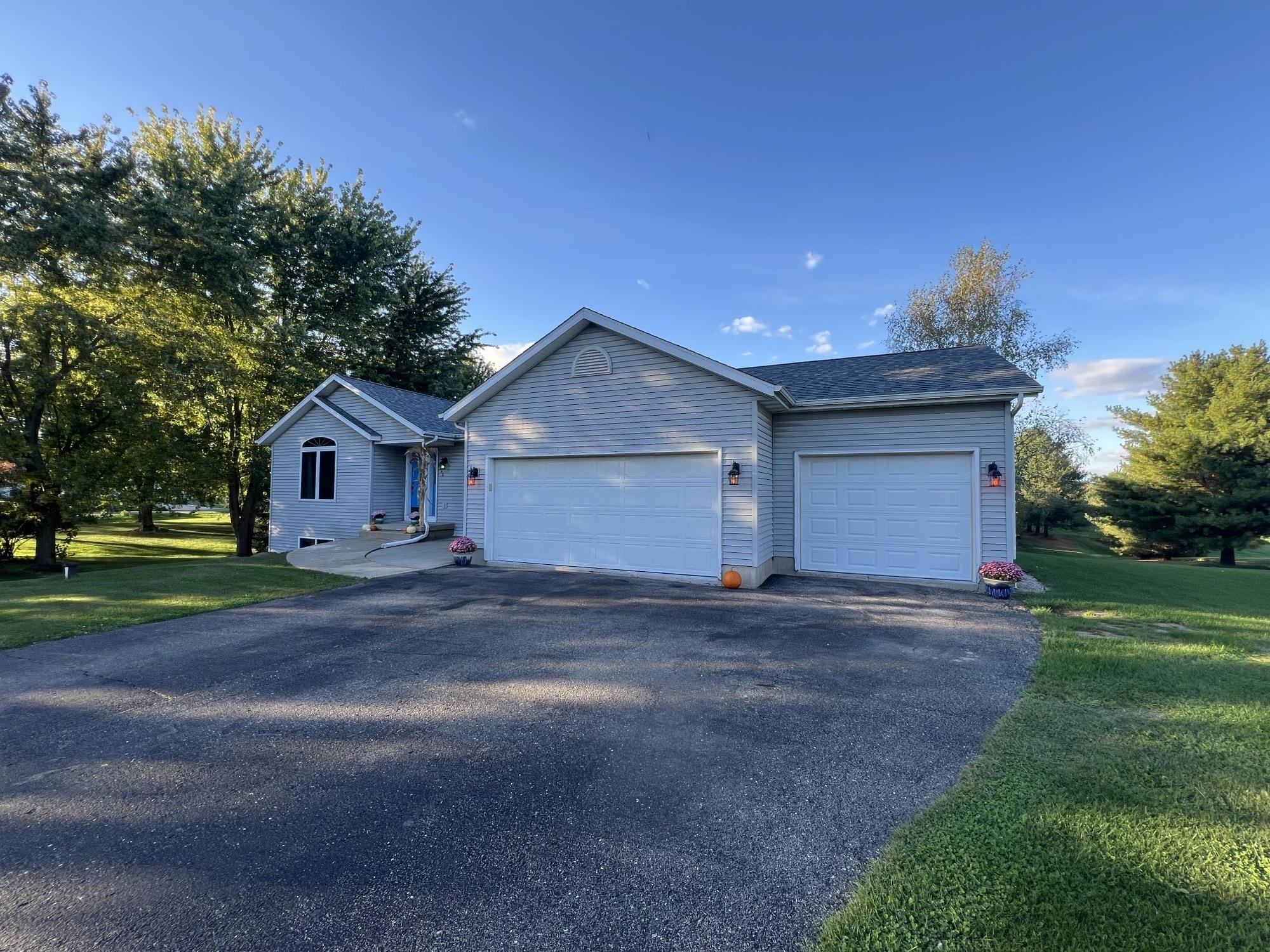 6848 Moonlight Circle Sun Prairie, WI 53590 - Photo 3 of 80