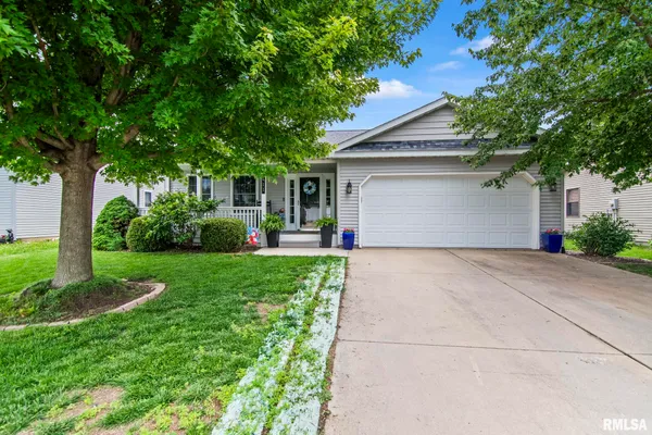 $217,900 | 411 Pine View Drive, Auburn, IL 62615