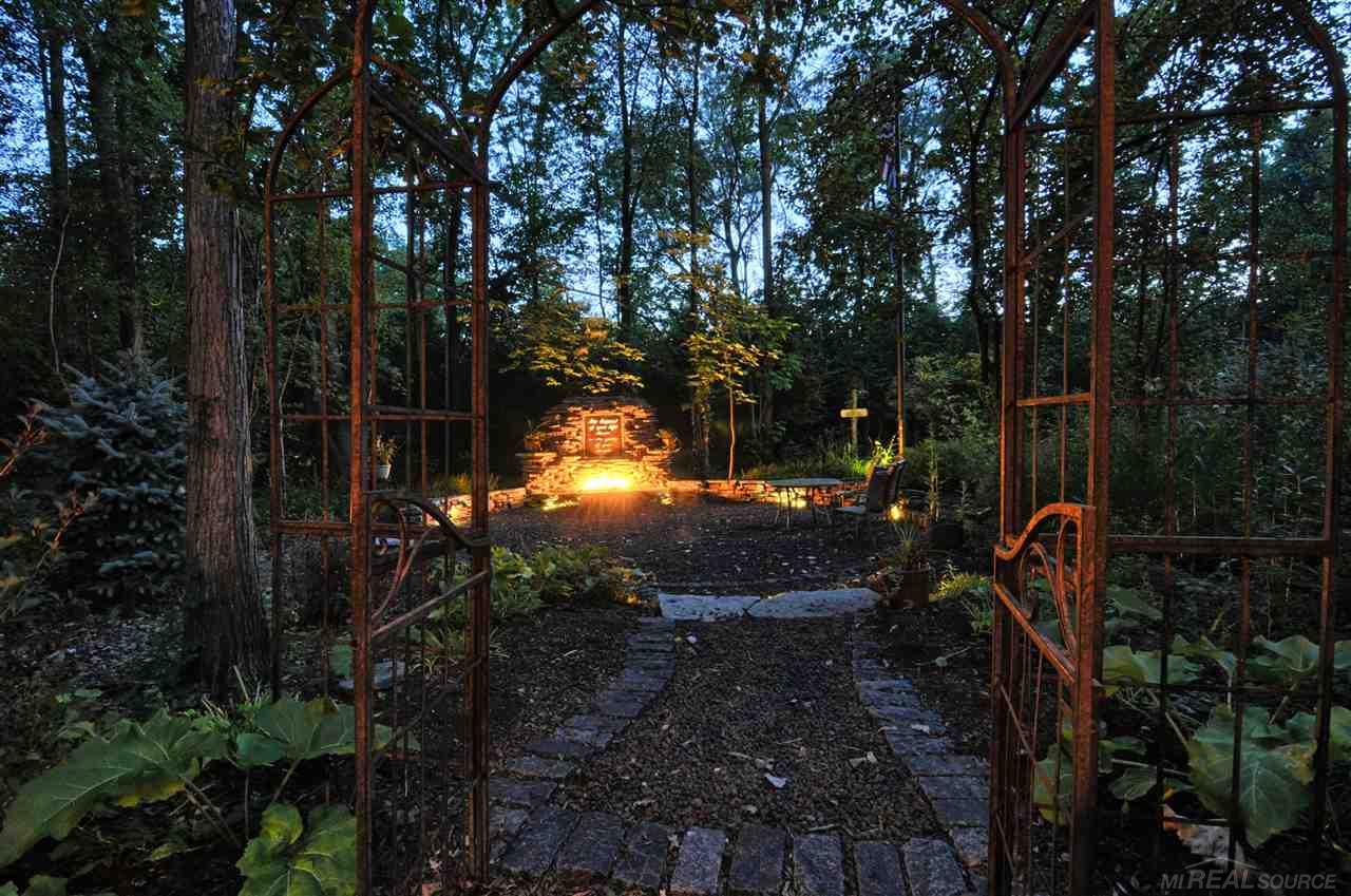 473 Hidden Ridge Drive Troy, MI 48083 - Photo 67 of 69 Backyard - Night
