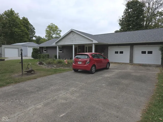 $389,900 | 1334 South Onyx Court, New Castle, IN 47362