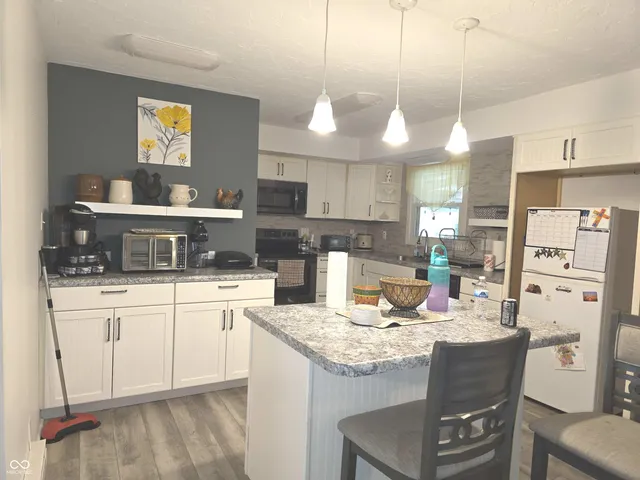 $389,900 | 1334 South Onyx Court, New Castle, IN 47362