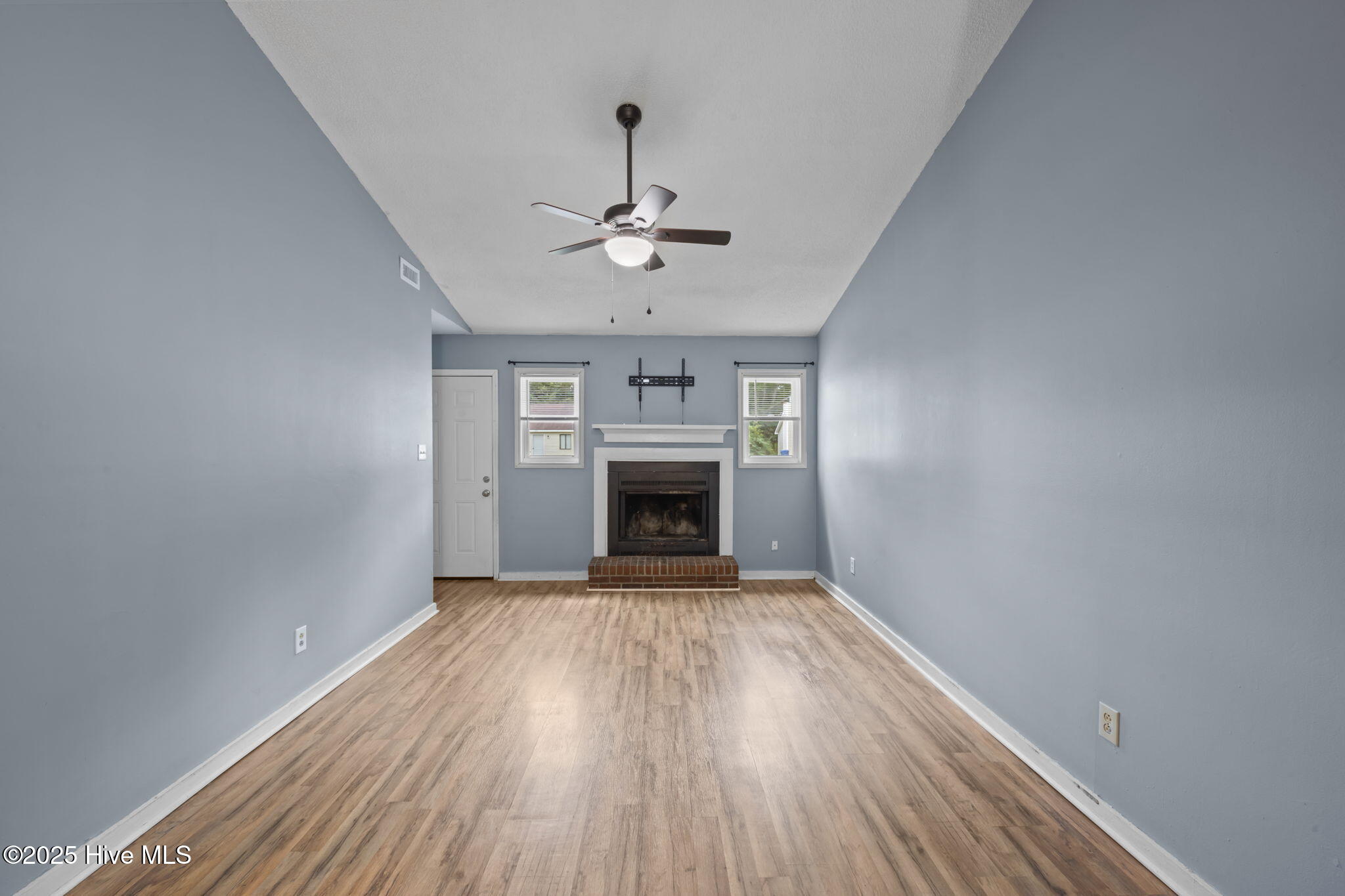 230 Cedar Ridge Lane, Unit 232 Havelock, NC 28532 - Photo 5 of 21 9-web-or-mls-0C0A7448