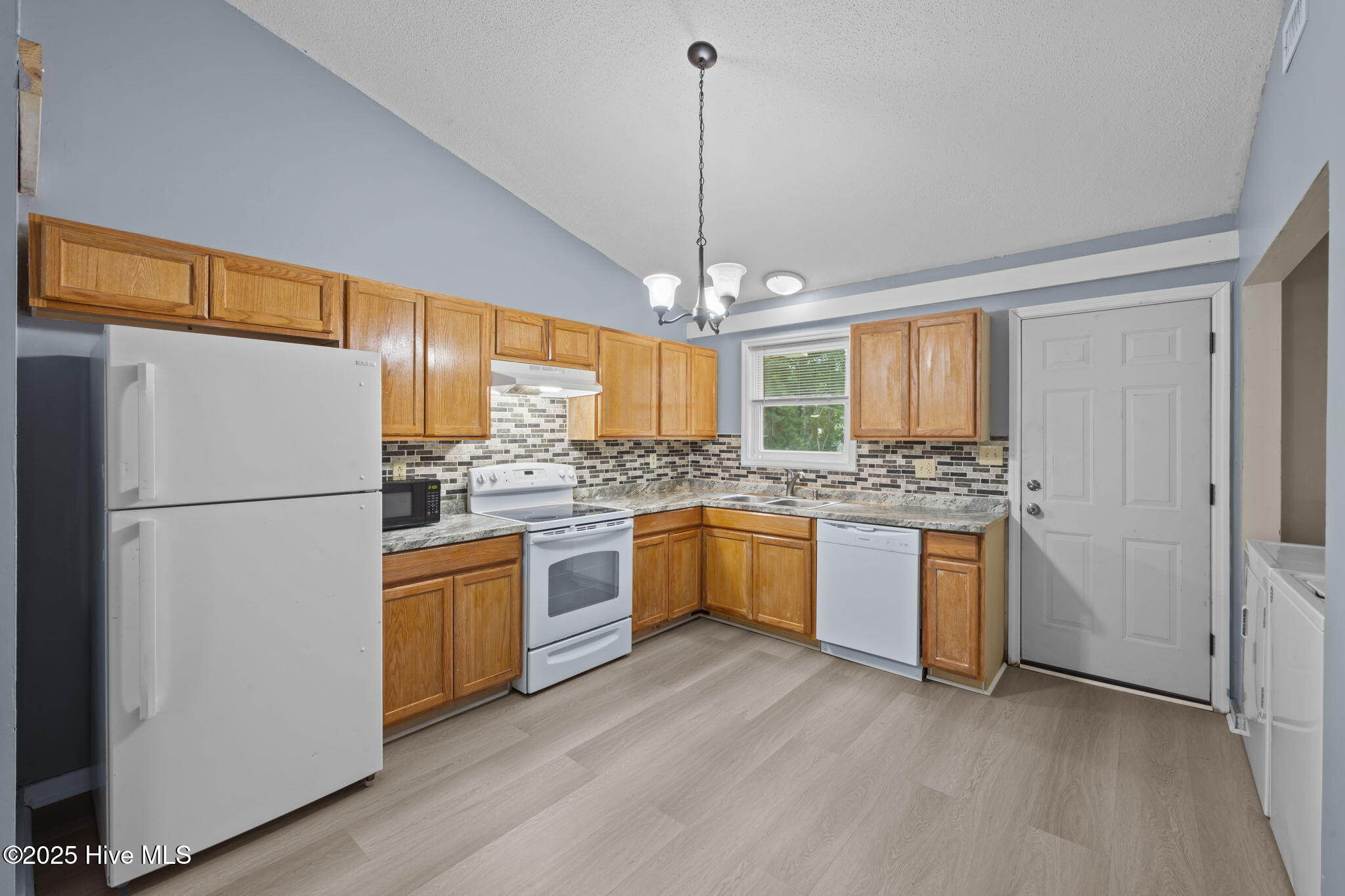 230 Cedar Ridge Lane, Unit 232 Havelock, NC 28532 - Photo 7 of 21 11-web-or-mls-0C0A7454