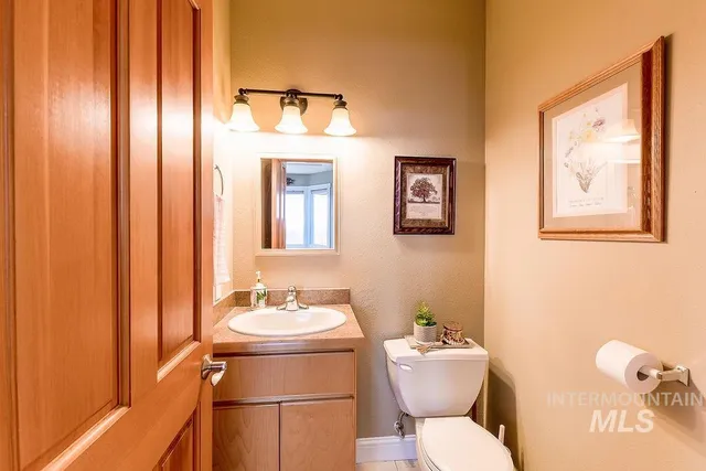 $915,000 | 18072 Central Grd, Genesee, ID 83832