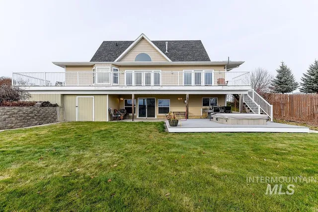 $915,000 | 18072 Central Grd, Genesee, ID 83832