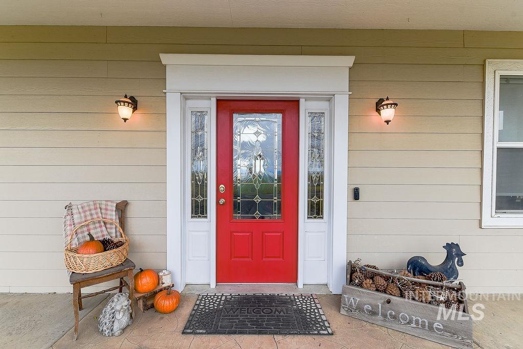 18072 Central Grd Genesee, ID 83832 - Photo 7 of 50 Property entrance