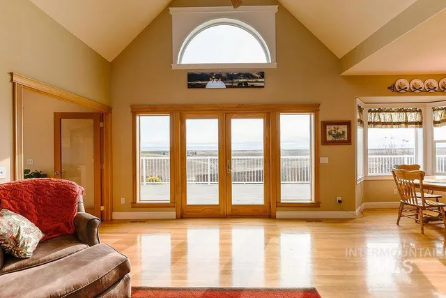 $915,000 | 18072 Central Grd, Genesee, ID 83832