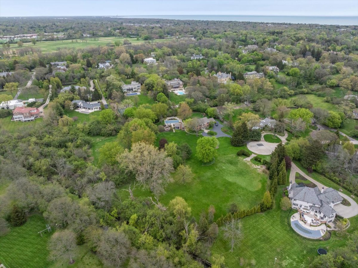 250 Butler Drive Lake Forest, IL 60045 - Photo 7 of 13 Gallery Image 7