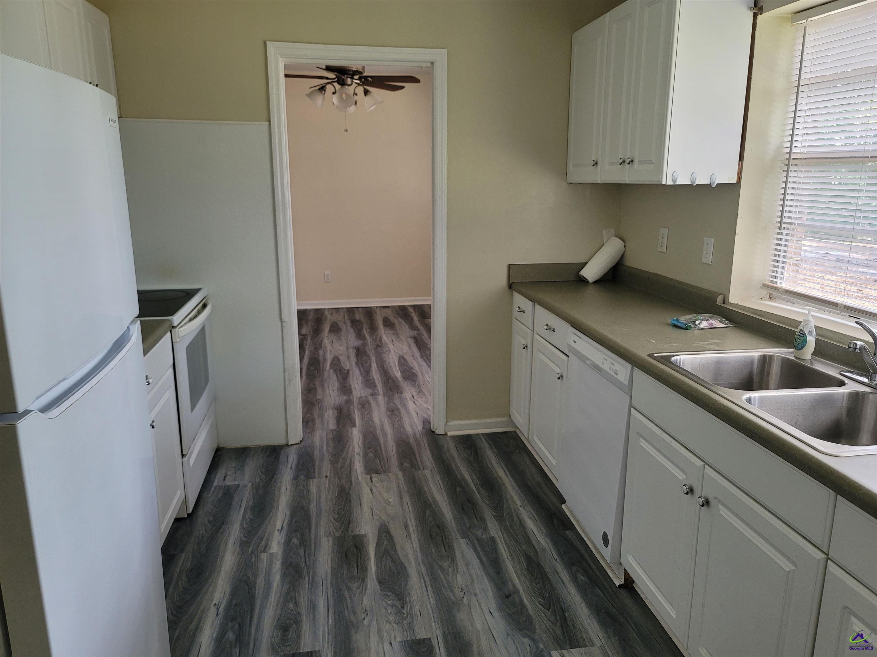 605 South Pleasant Hill Road Warner Robins, GA 31088 - Photo 4 of 14