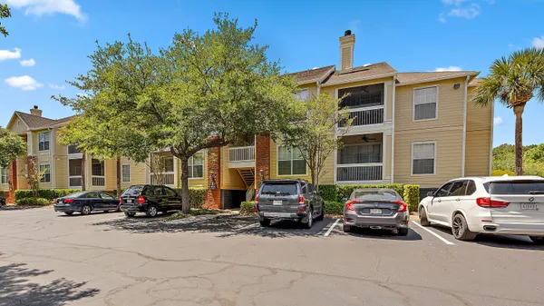 $3,195 | 1600 Long Grove Drive, Unit 417, Mount Pleasant, SC 29464