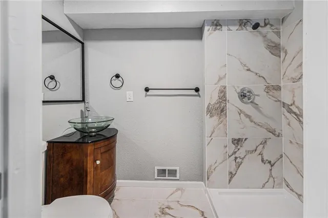 $245,000 | 1514 Lowell Avenue, Kansas City, KS 66102