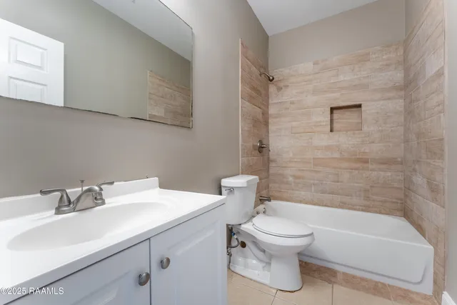 $1,395 | 1651 Clear Lake Avenue, Baton Rouge, LA 70808