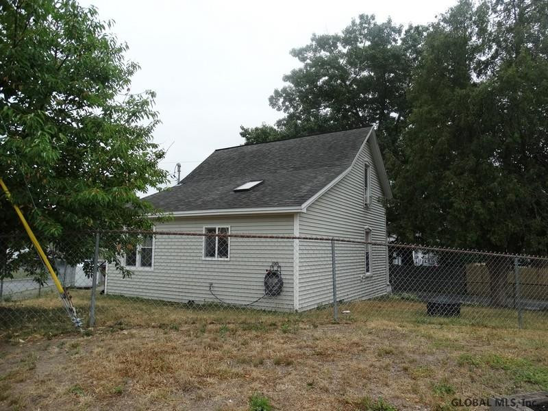 9 Champlain Road Stillwater, NY 12170 - Photo 5 of 22 Photo 5
