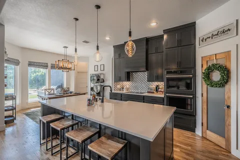 $815,000 | 505 North Saddle Horn Court, Weatherford, TX 76087