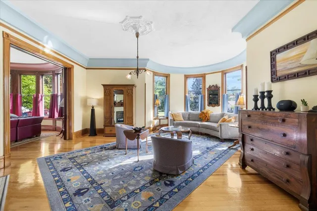 $995,000 | 223 North Oregon Street, Yreka, CA 96097