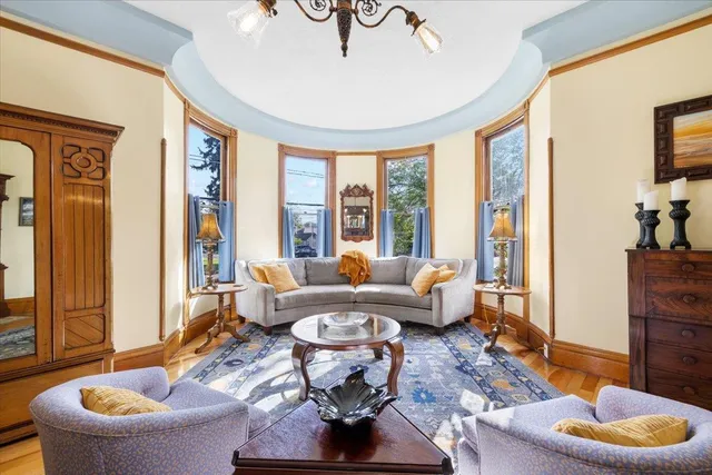 $995,000 | 223 North Oregon Street, Yreka, CA 96097