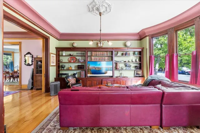 $995,000 | 223 North Oregon Street, Yreka, CA 96097