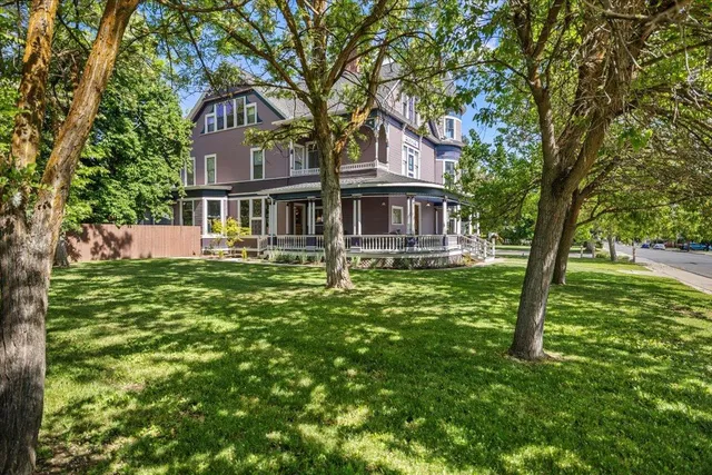 $995,000 | 223 North Oregon Street, Yreka, CA 96097