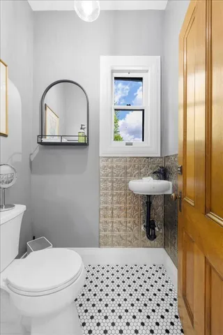 $995,000 | 223 North Oregon Street, Yreka, CA 96097