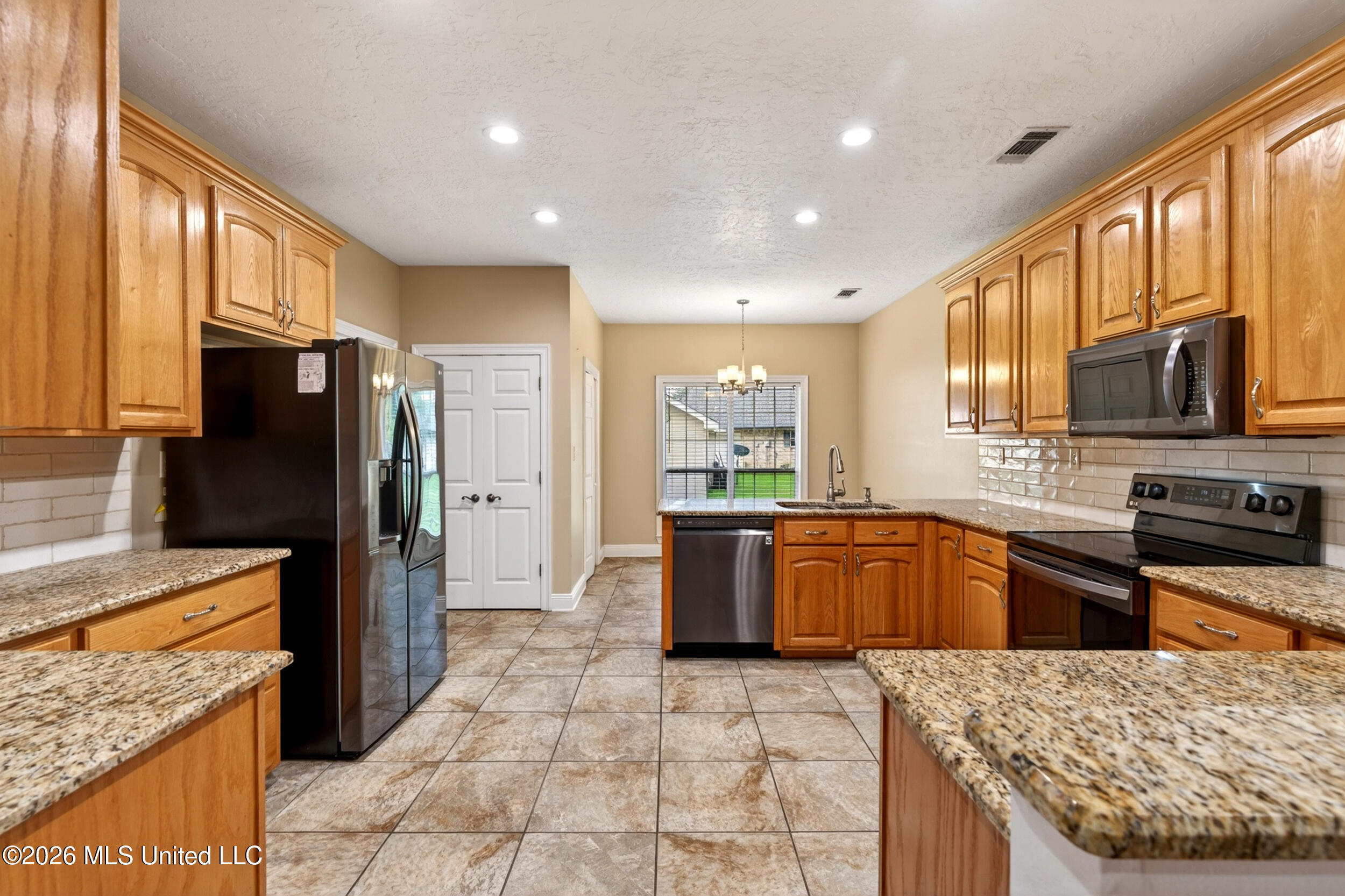17 JM Carnell Road Poplarville, MS 39470 - Photo 16 of 65 16_16_kitchen