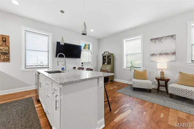 $465,000 | 2633 Allen Avenue, St. Louis, MO 63104