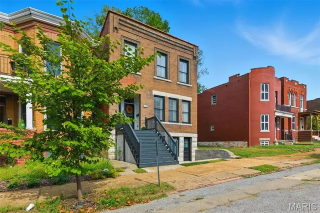 $465,000 | 2633 Allen Avenue, St. Louis, MO 63104