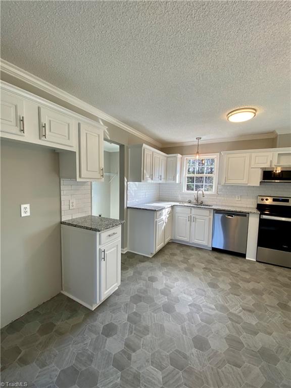 1076 Murphy Road Walnut Cove, NC 27052 - Photo 7 of 17 Gallery Image 7