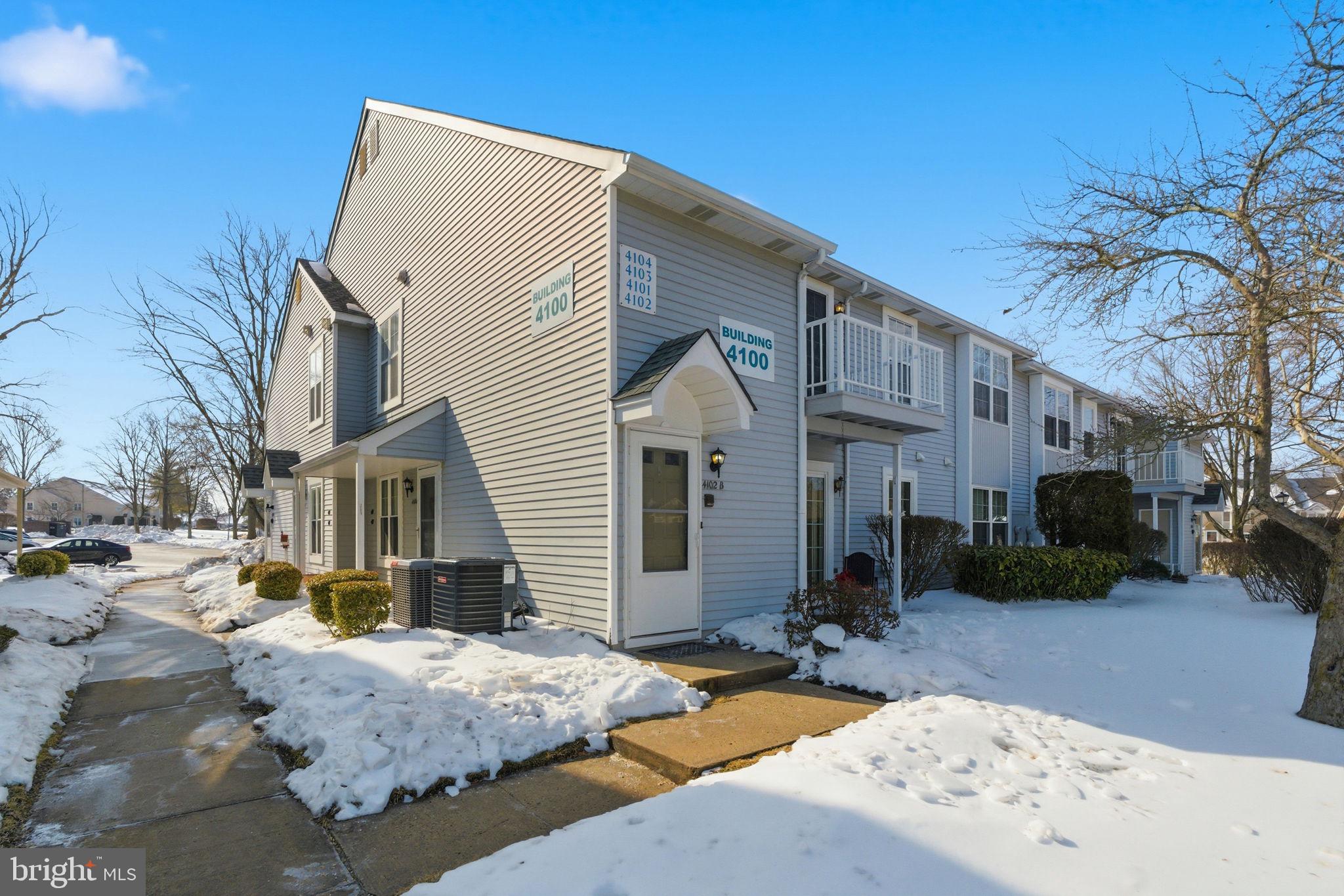 4102B Adelaide Drive Mount Laurel, NJ 08054 - Photo 4 of 23 Second Level Condo Side view