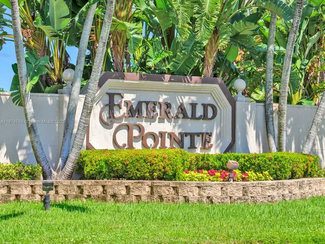 a view of a house with basketball court